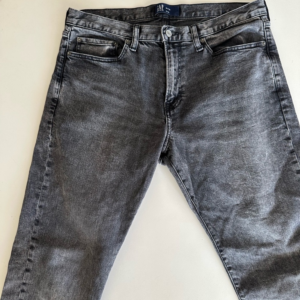 GAP Men's Grey Washed Jeans
